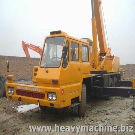 TADANO-TG-300E